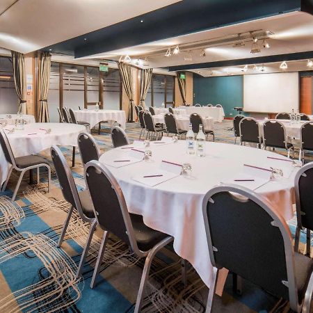 Mercure London Heathrow Airport Хитроу Экстерьер фото