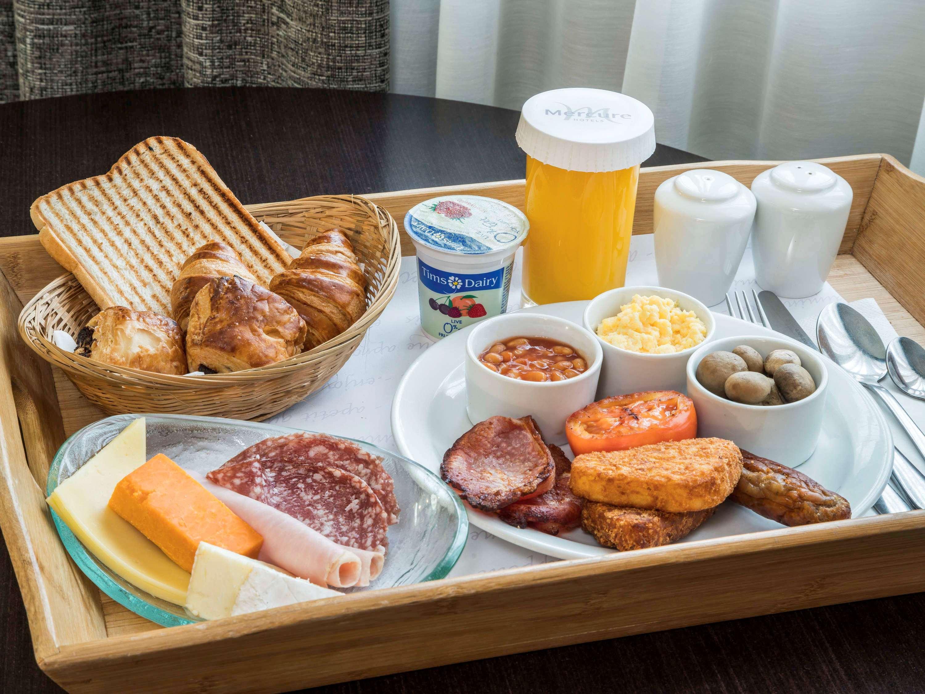 Mercure London Heathrow Airport Хитроу Экстерьер фото