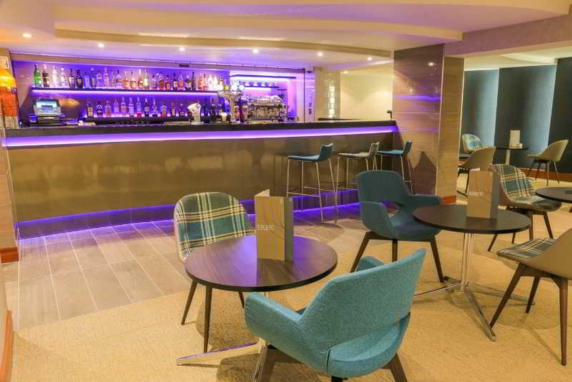 Mercure London Heathrow Airport Хитроу Экстерьер фото