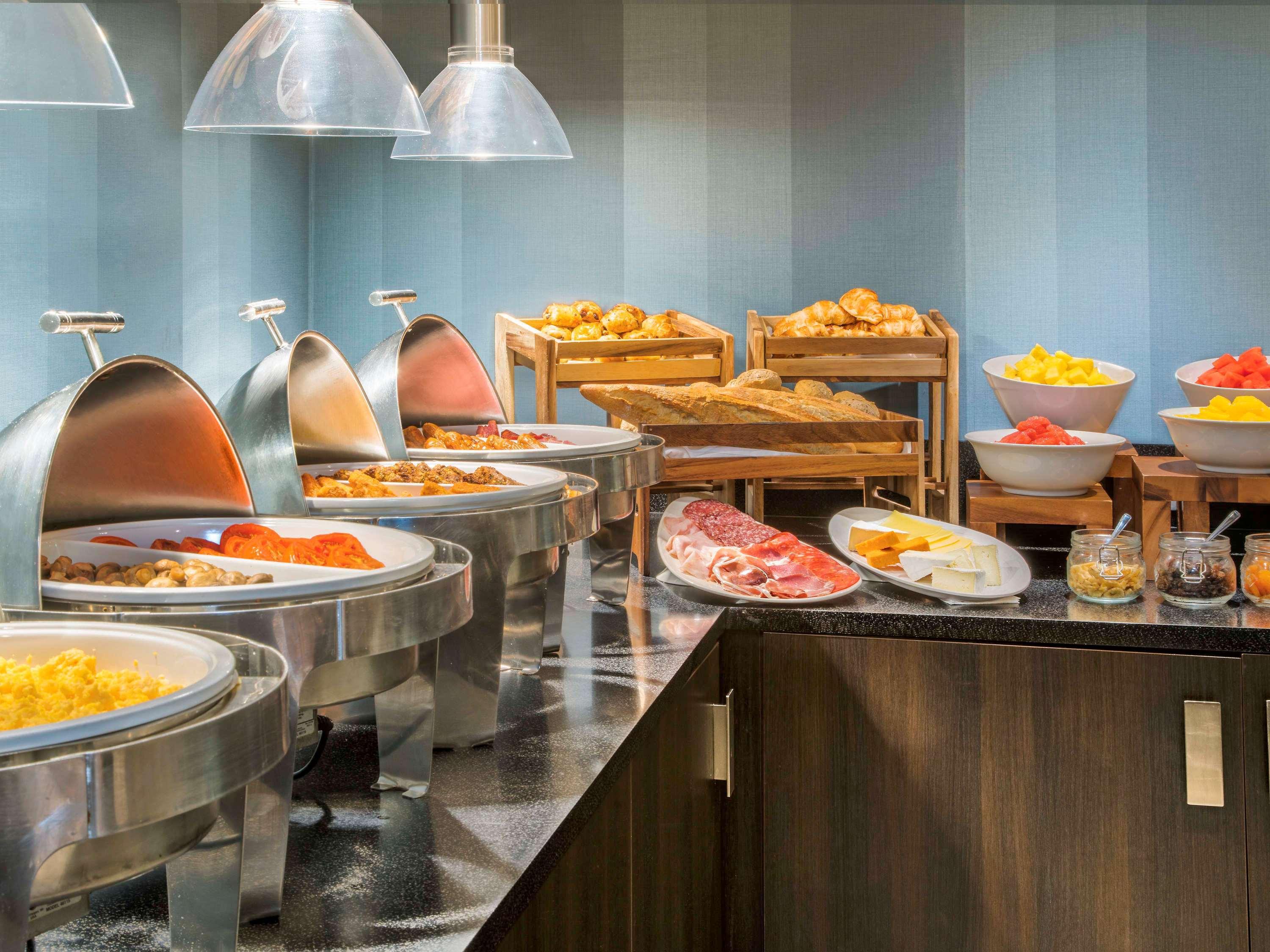 Mercure London Heathrow Airport Хитроу Экстерьер фото