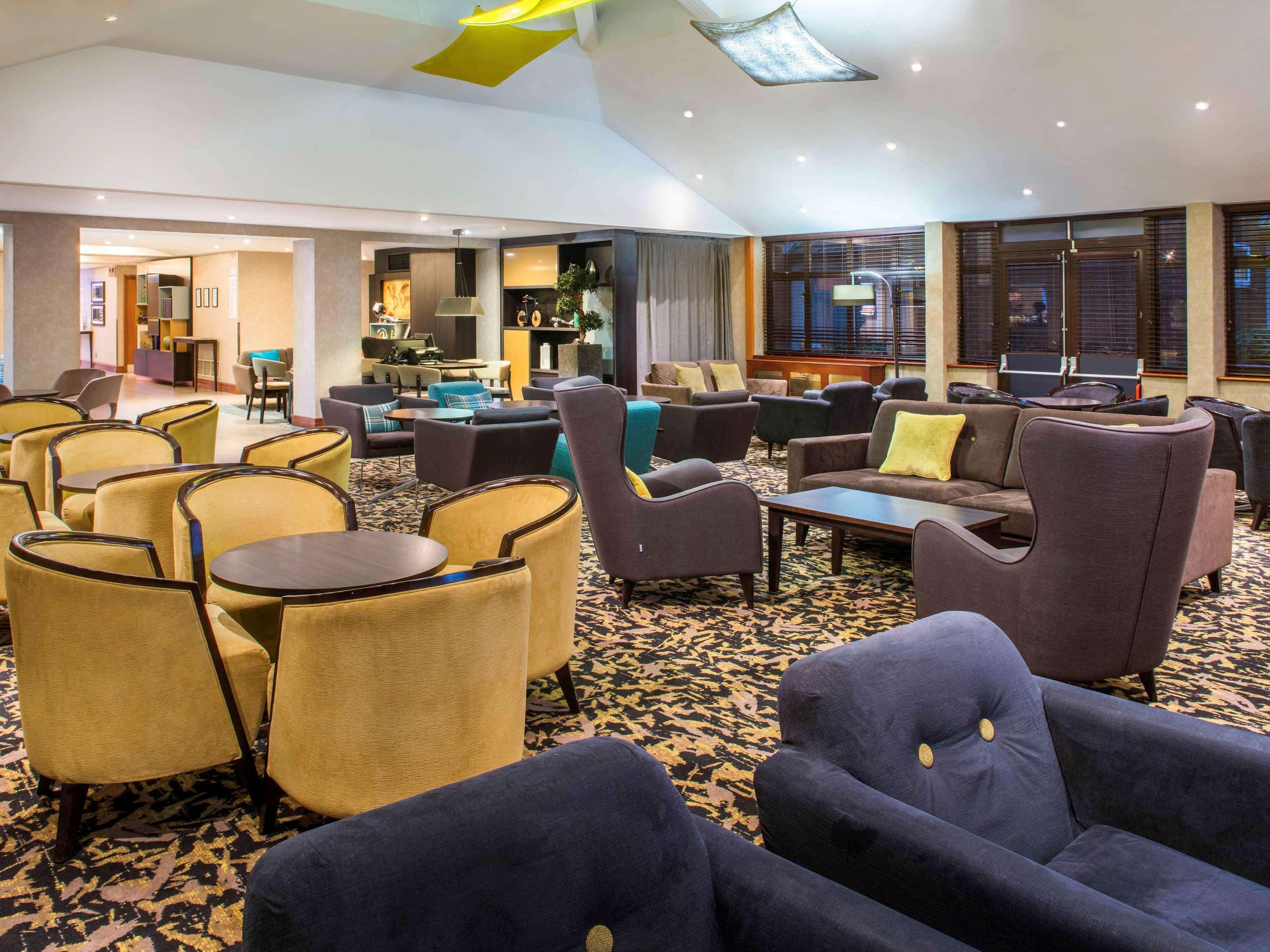 Mercure London Heathrow Airport Хитроу Экстерьер фото