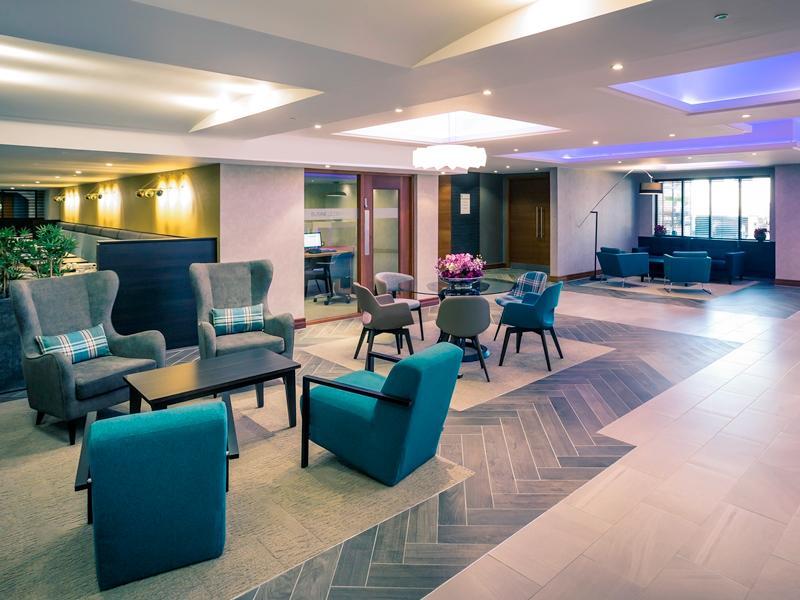 Mercure London Heathrow Airport Хитроу Экстерьер фото