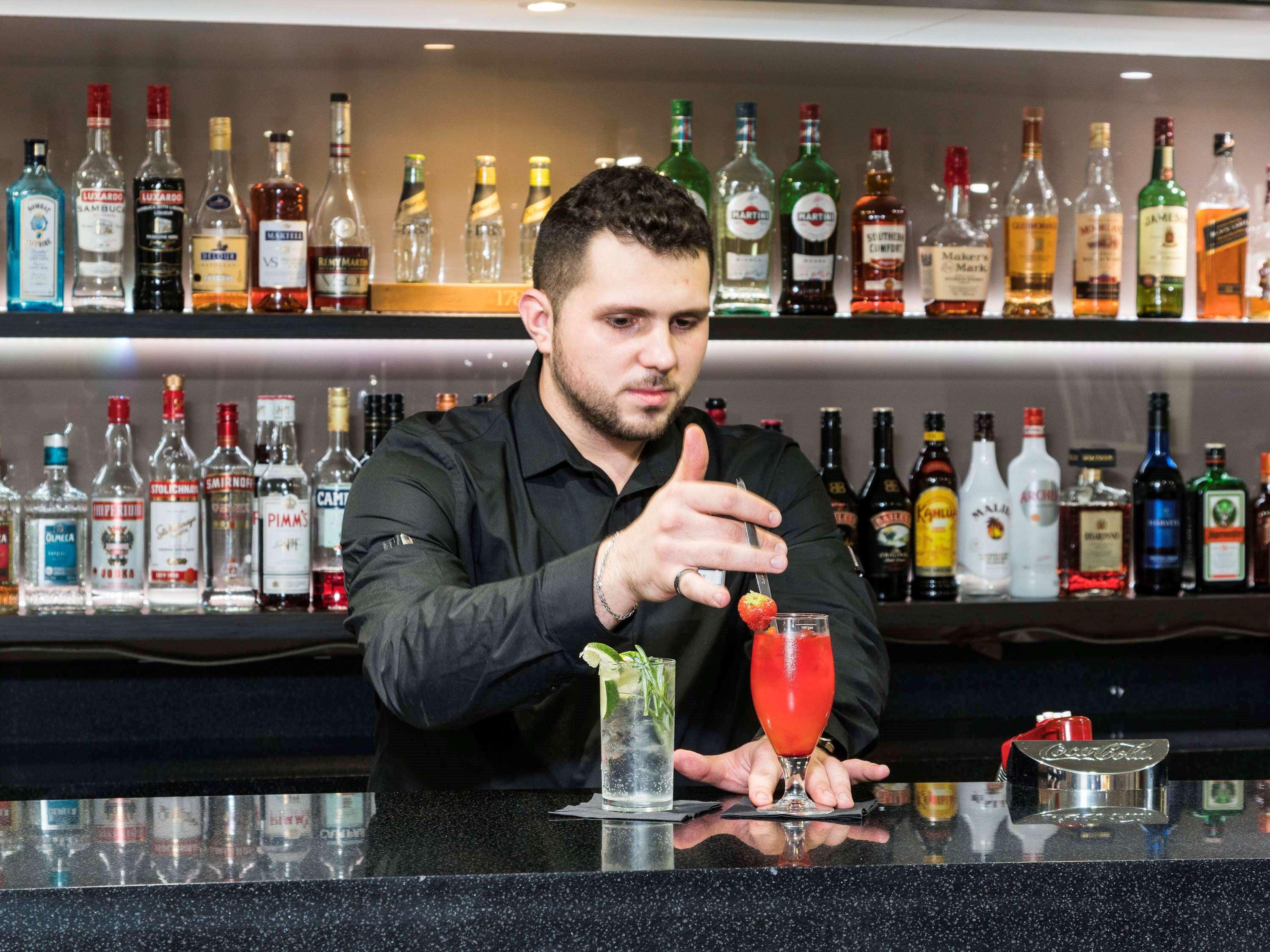 Mercure London Heathrow Airport Хитроу Экстерьер фото