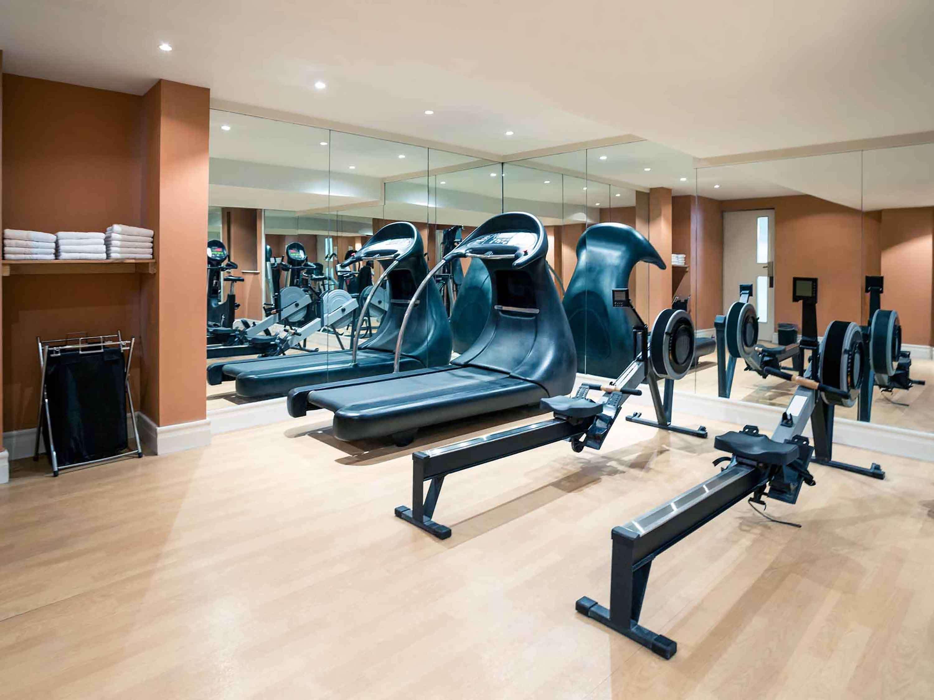 Mercure London Heathrow Airport Хитроу Экстерьер фото